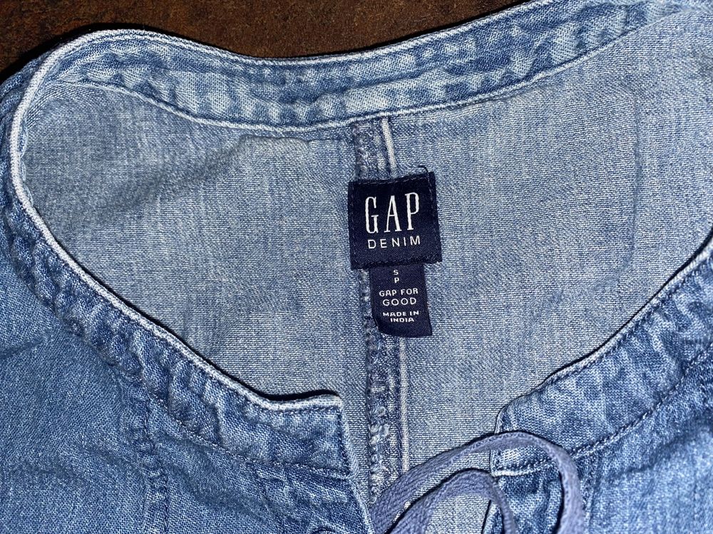 Джинсовое платье GAP