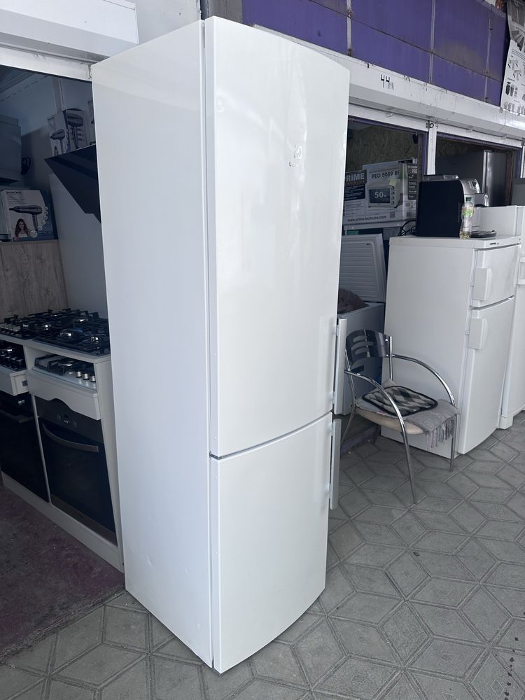 Холодильк 2 м Electrolux