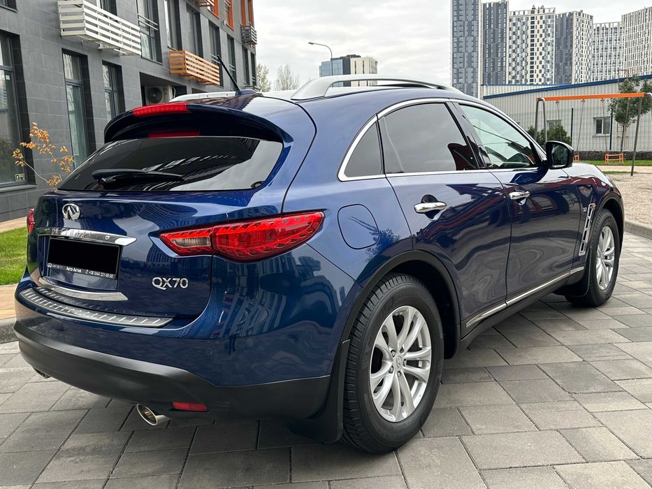 Infiniti QX70 3.7i V6 Premium