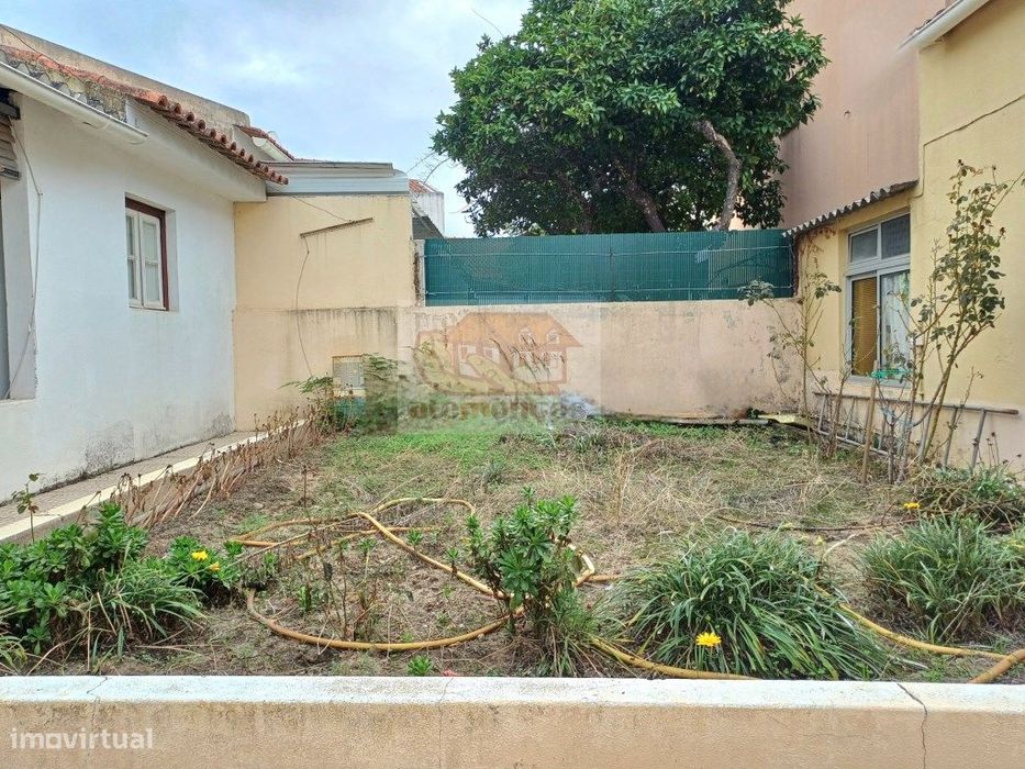 Moradia com 3 quartos e jardim - centro vila