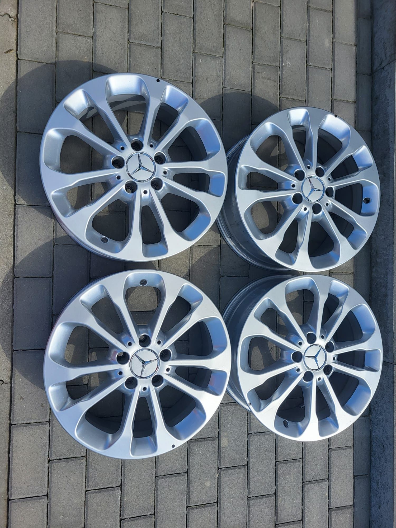 Felgi Mercedes 6.5Hx17 Audi A4 GLA W156 W176 W246 W204 B C klasa 5x112