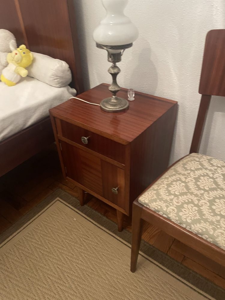 Mesa de Cabeceira