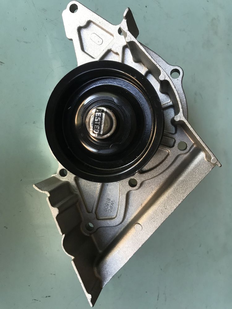 Mahle OC 257 помпа Audi VKPC 81800 Toyota 22204-20010