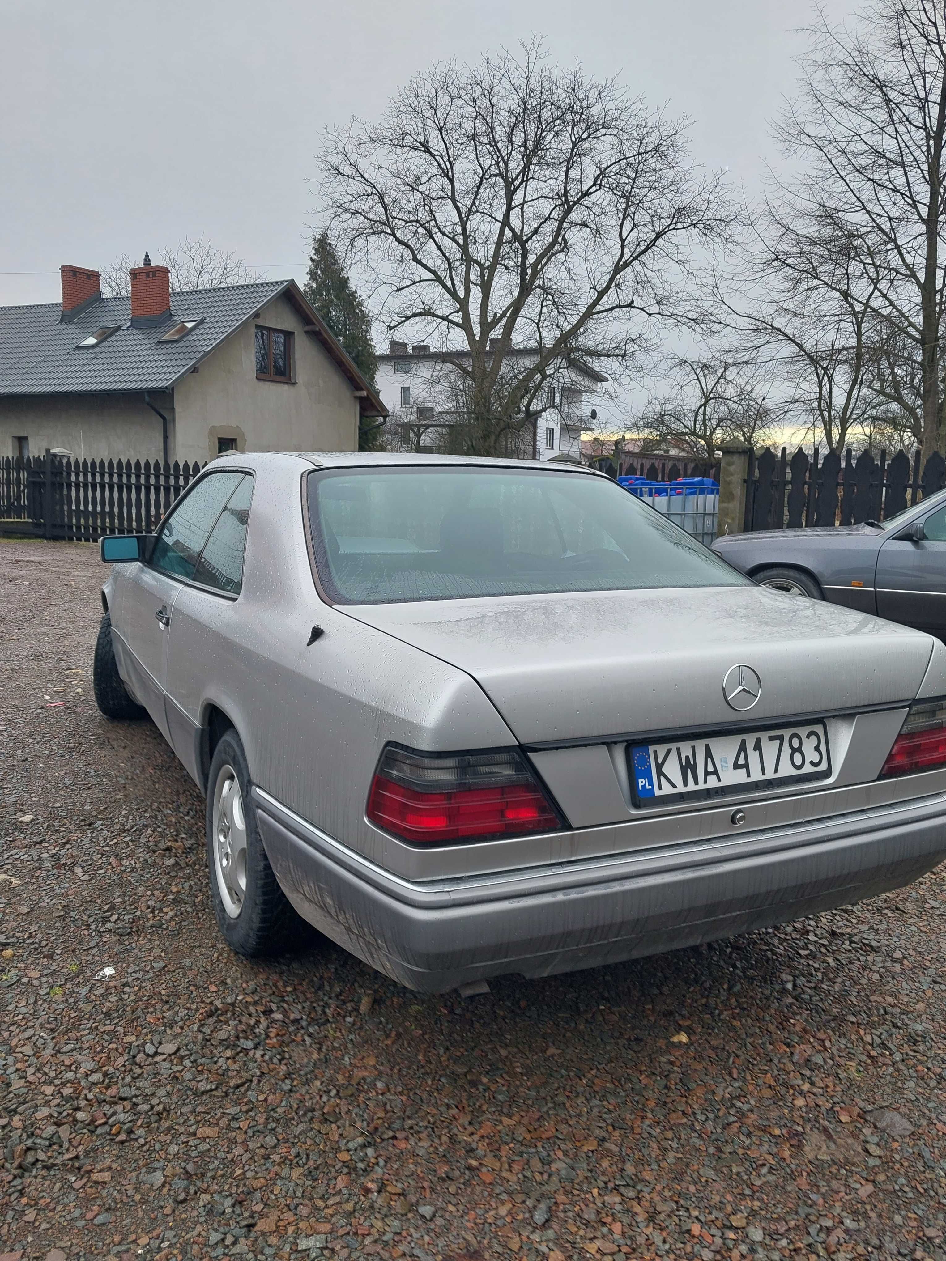 Mercedes W124  E220 Automat Coupe