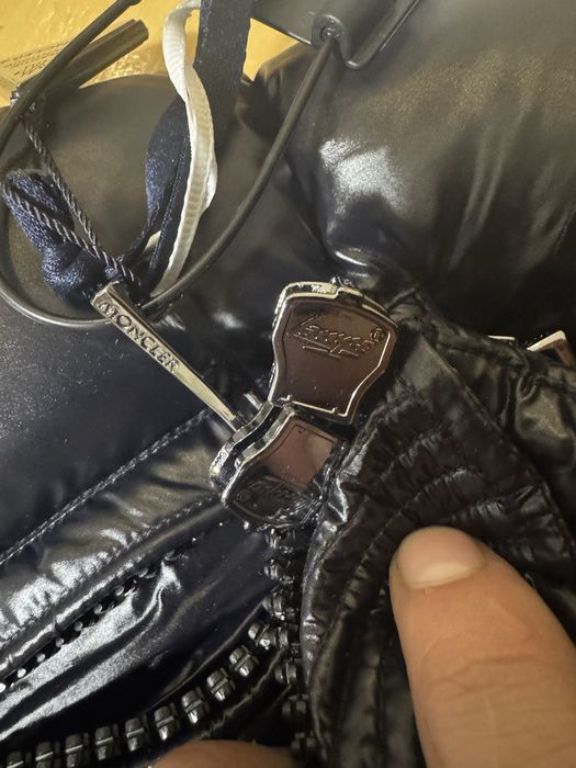 Пуховик Moncler