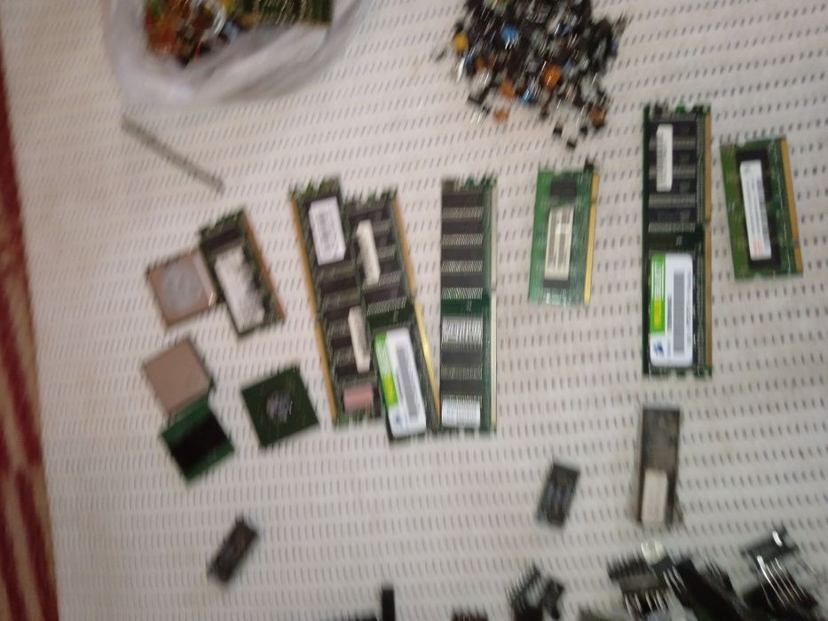 Транзисторы, процессоры,микросхемы, резисторы, и т.д!