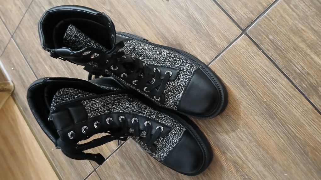 Tweedowe botki Kurt Geiger 39