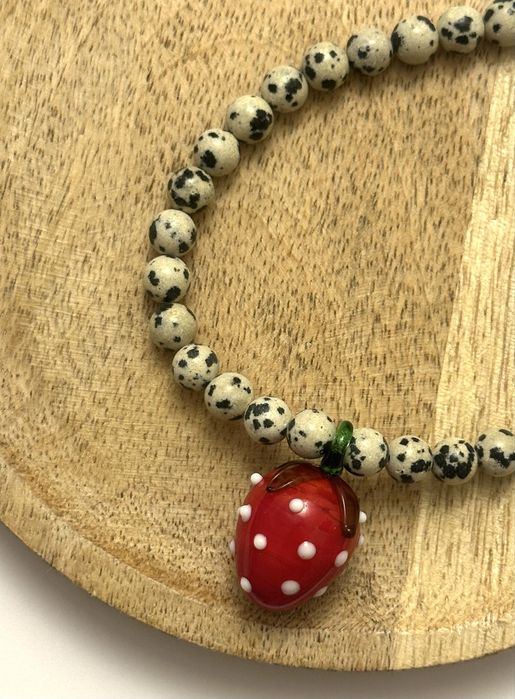 Naszyjnik z japisu dalmatyńskiego z truskawką boho hit