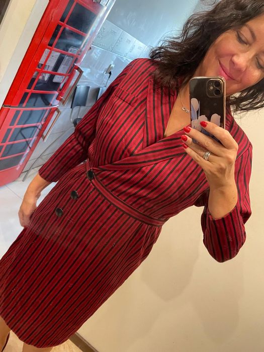 Piękna marynarkowa wyszczuplajaca sukienka roz L-XL