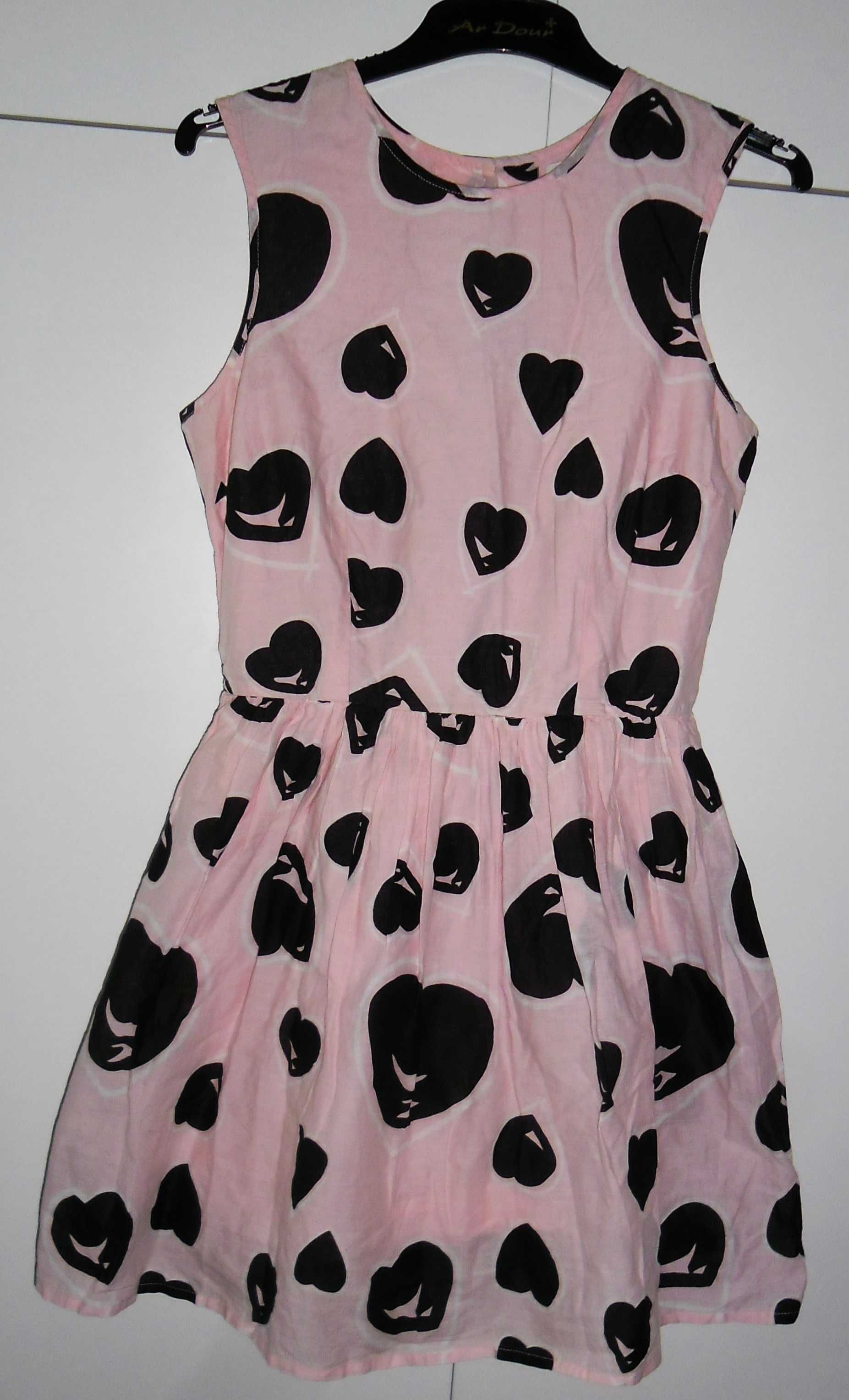 Sukienka River Island różowa serca 38 M czarne serduszka