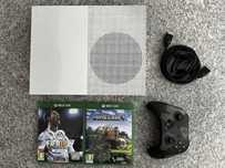 Xbox One S 1Tb - 1 Pad + 2 Gry