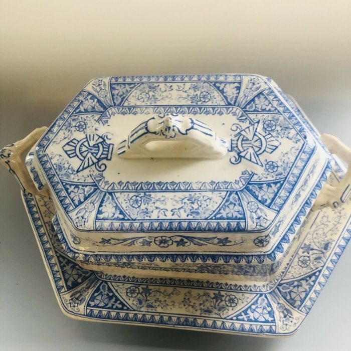 Antiga Terrina WEDGWOOD Com Prato Hexagonal E Tampa-das-Índias