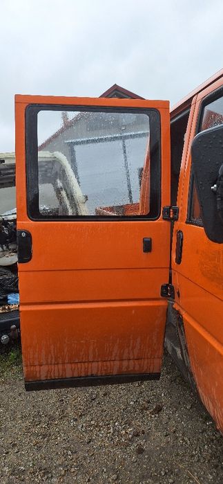 VW T4 Doka prawe tylne drzwi kompletne bez korozji