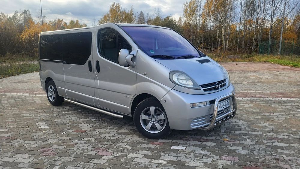Opel Vivaro  1.9 Cdti 5 osób Long Klima Brygadówka