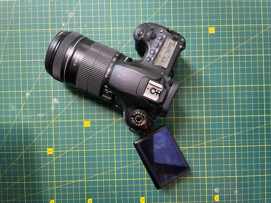 Фотоапарат Canon EOS 60D 18–135 мм Kit
