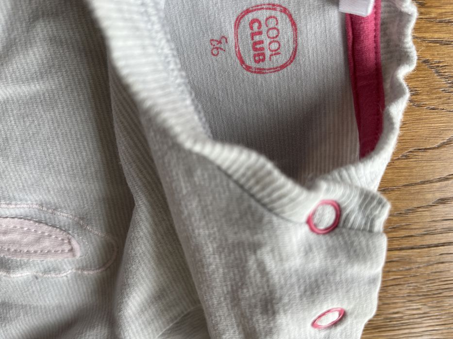 Pajac/ piżamka dla dziewczynki. Rozmiar 86.