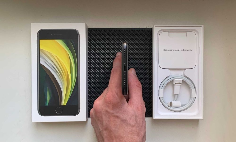 НОВЫЙ - iPhone SE 2020 - 128 гб - NEVERLOCK - 100% АКБ - BLACK