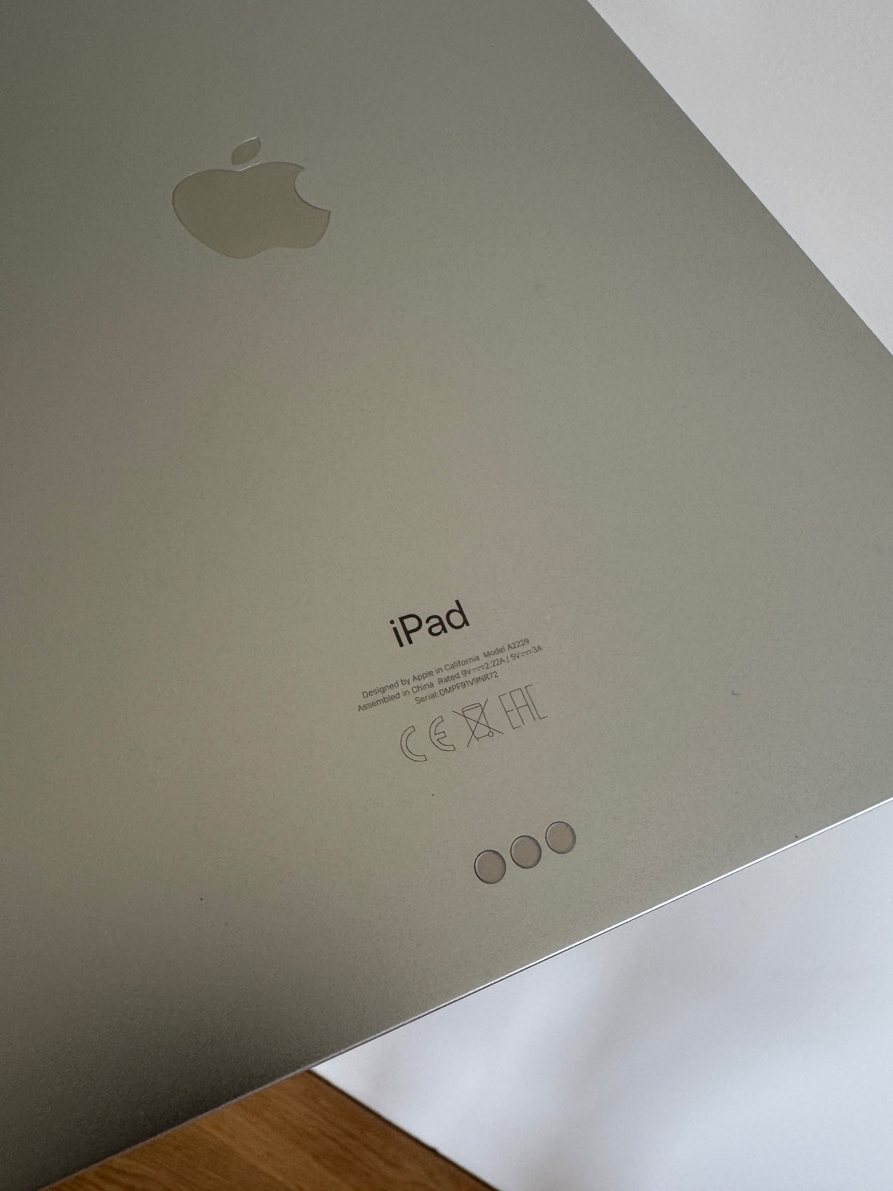 iPad Pro 12.9” (2020, 4. gen) 256 GB Wi-Fi + Pencil + klawiatura