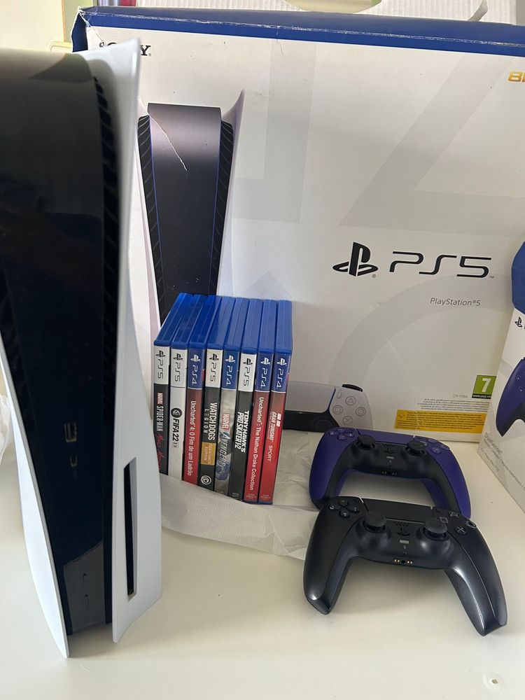 PlayStation 5 (com caixa original) + 2 comandos DualSense + 8 jogos