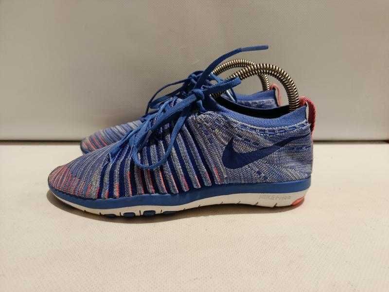 Жіночі кросівки для тренувань Nike wm nike free transform flyknit