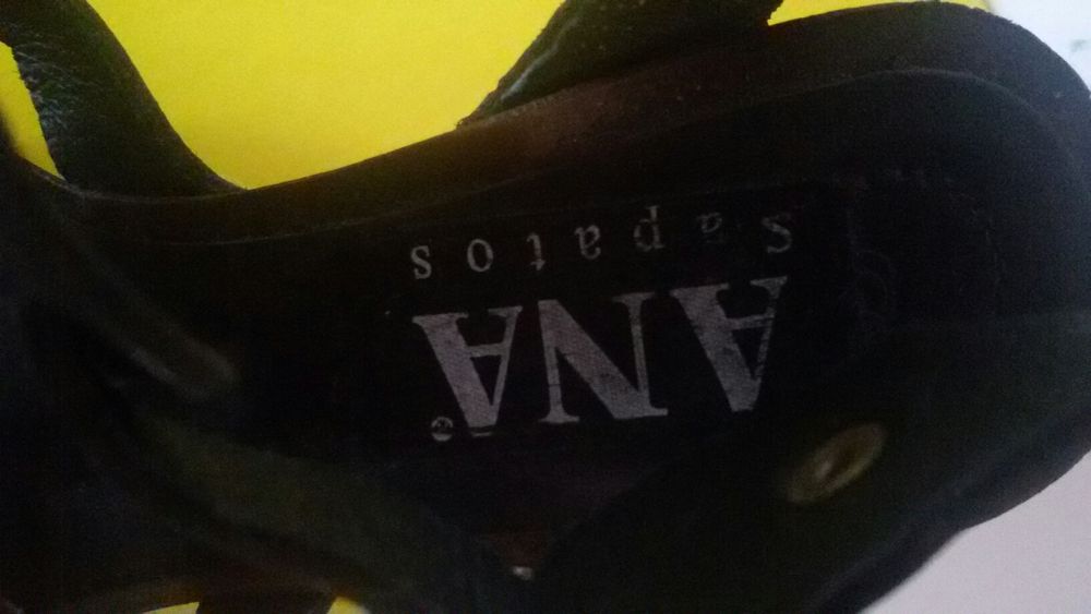 Vendo uma sandalias em pele n36