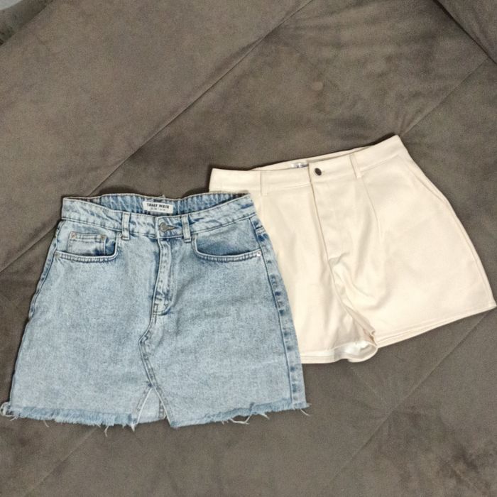 Пакет речей розмір  M/L
штани 2шт
купальники 2шт
футболк