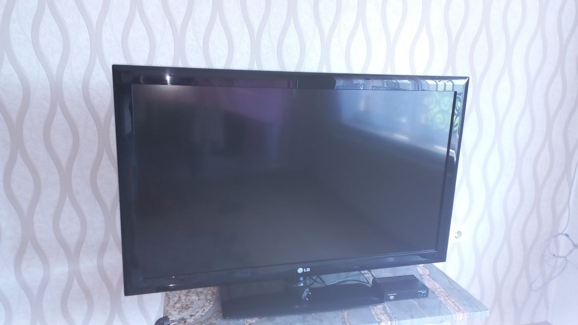 Telewizor LG 42 cale bez dostępu  do internetu