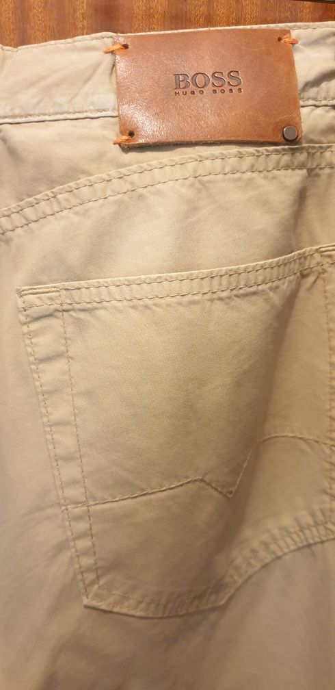 Calças Hugo Boss ORIGINAIS creme. Excelente estado tamanho mé