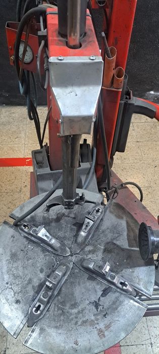 Maquina montar pneus usada M Ferro