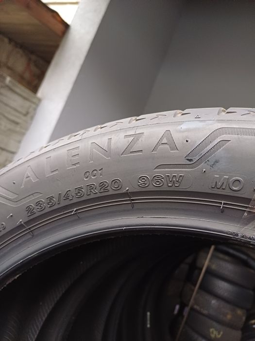 235/45/20 Sprzedam komplet opon Bridgestone MO