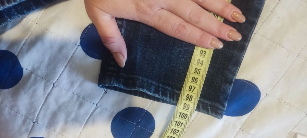 Джинси на підлітка