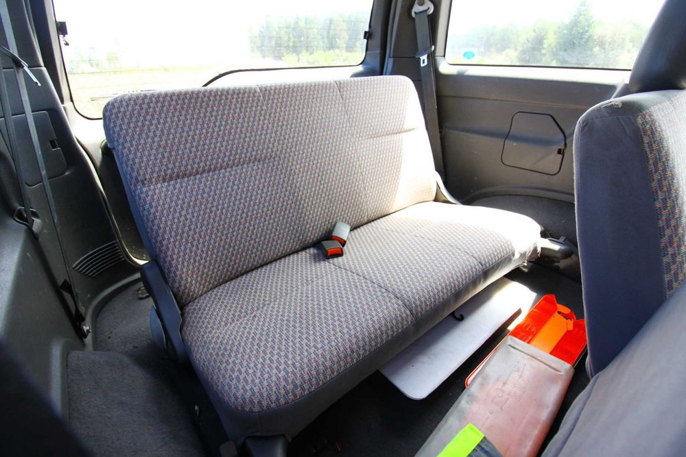 Nissan Terrano II c/AC e 7 Lugares