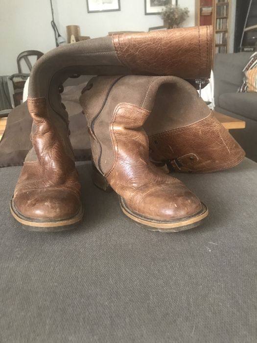 Botas n. 35/36 castanhas em pele