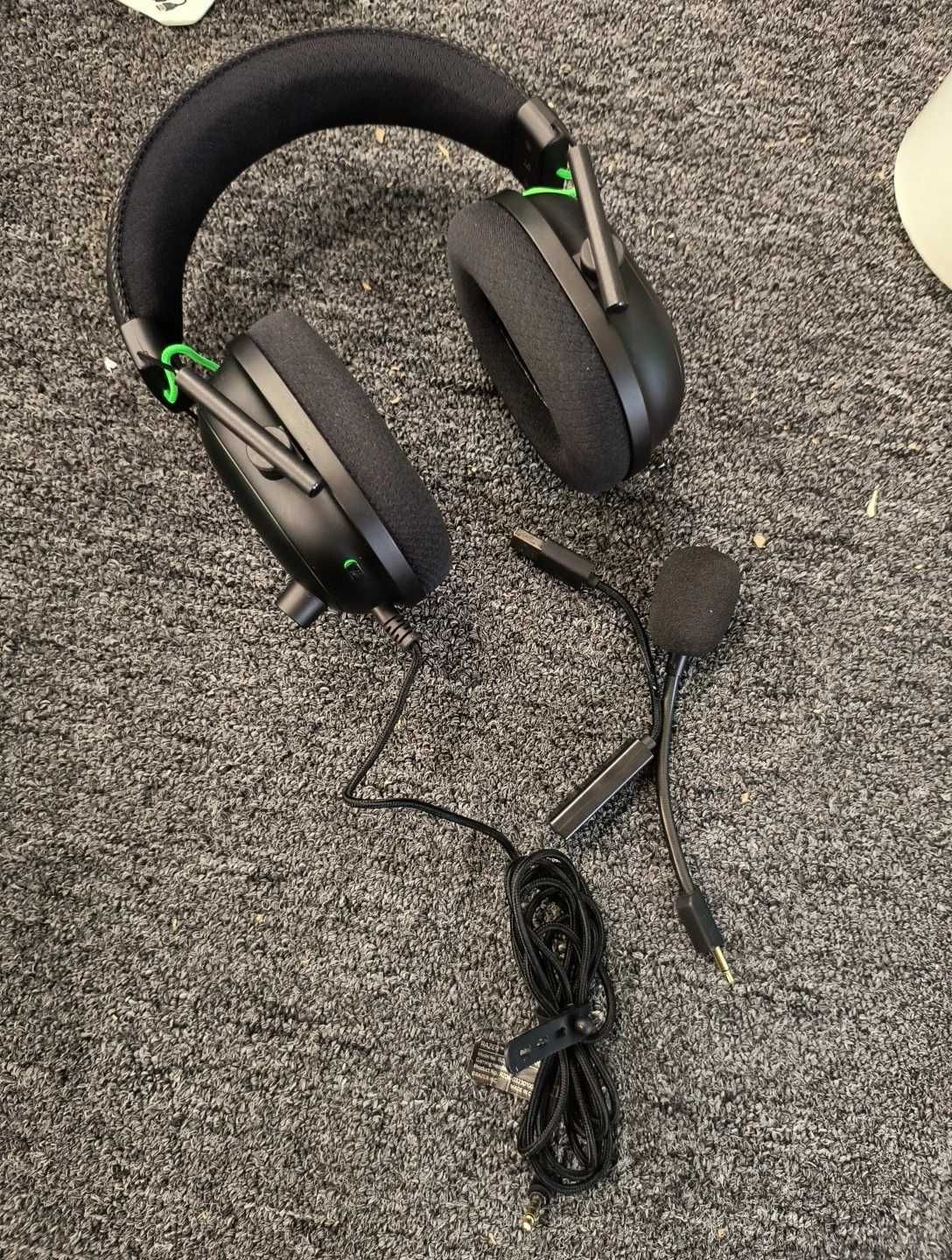 Razer BlackShark V2  игровые наушники с микрофоном