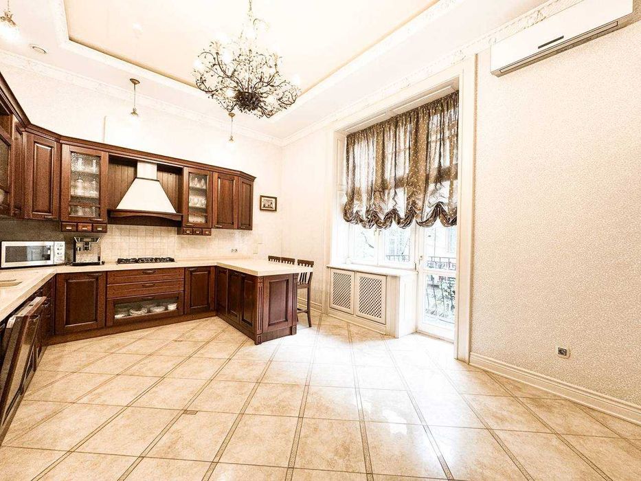 Оренда квартири у центрі Львова, вул. Словацького