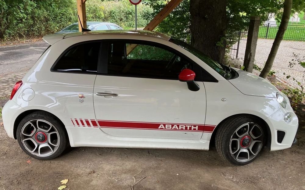 Abarth 595 netto 63000,-  FIAT 500