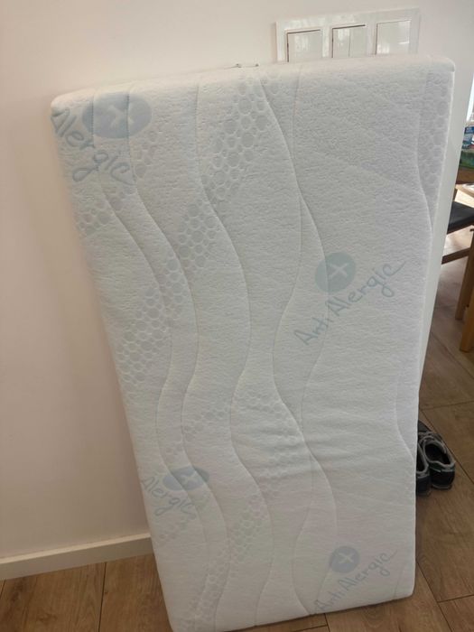 Łóżeczko dziecięce z materacem  60x120