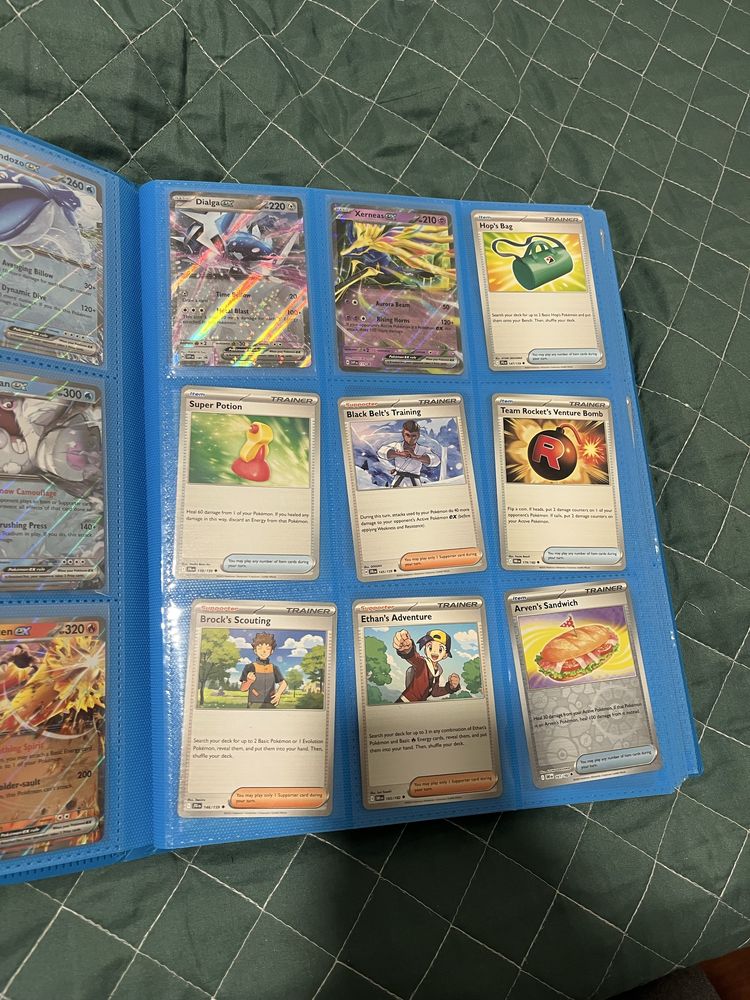 Binder com 360 cartas  pokemon