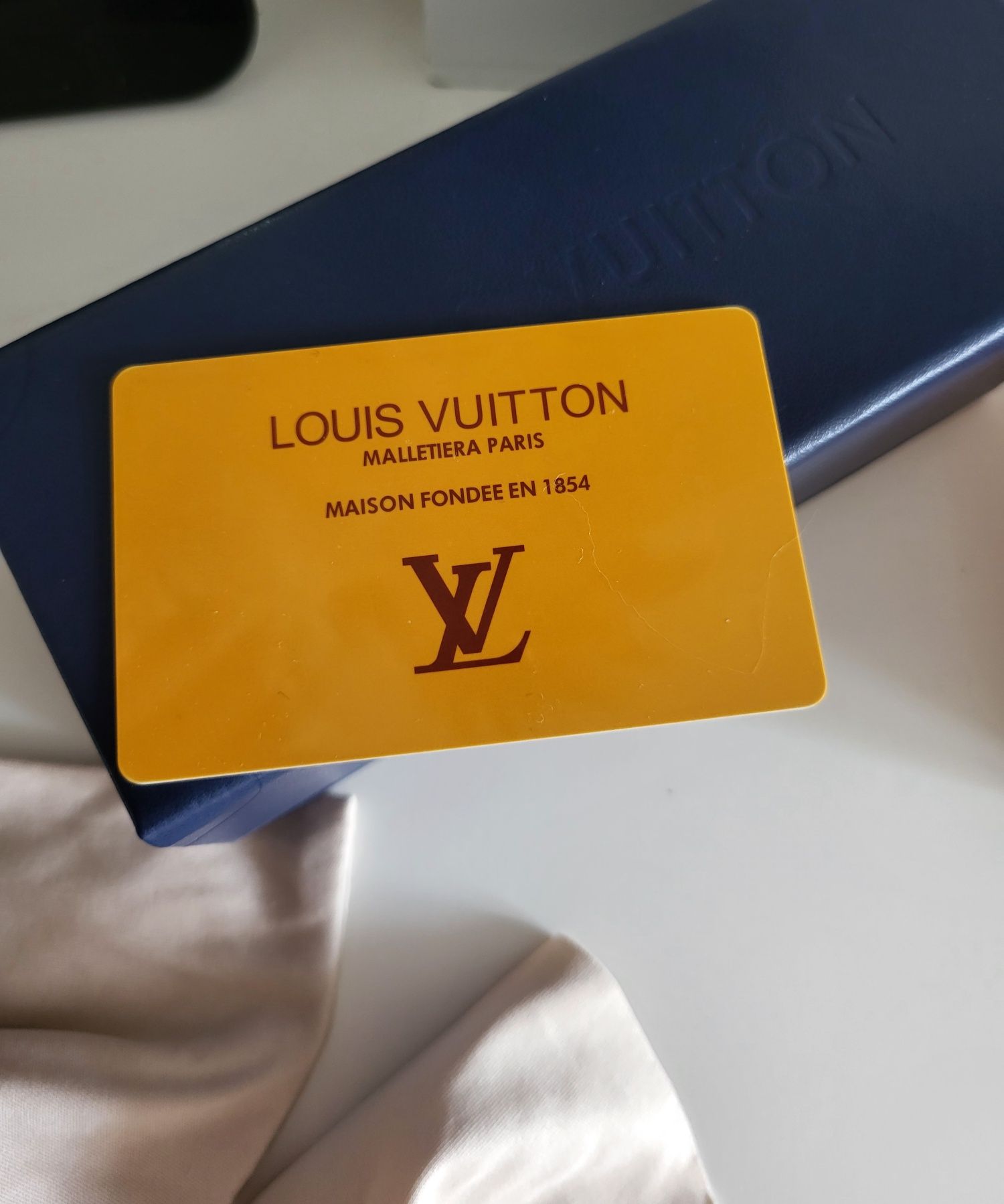 Czarne okulary Louis Vuitton