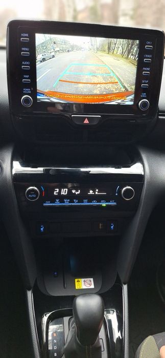 Продам Toyota Yaris Cross hybrid 2023