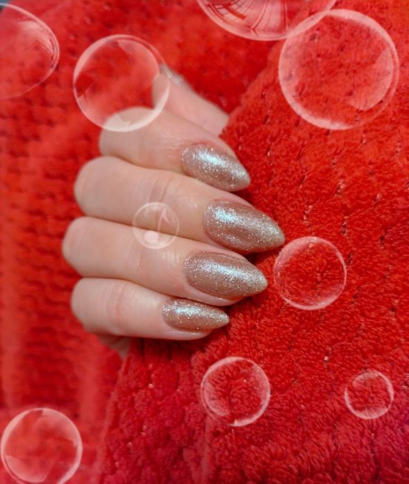 Manicure hybrydowy 80 zł.