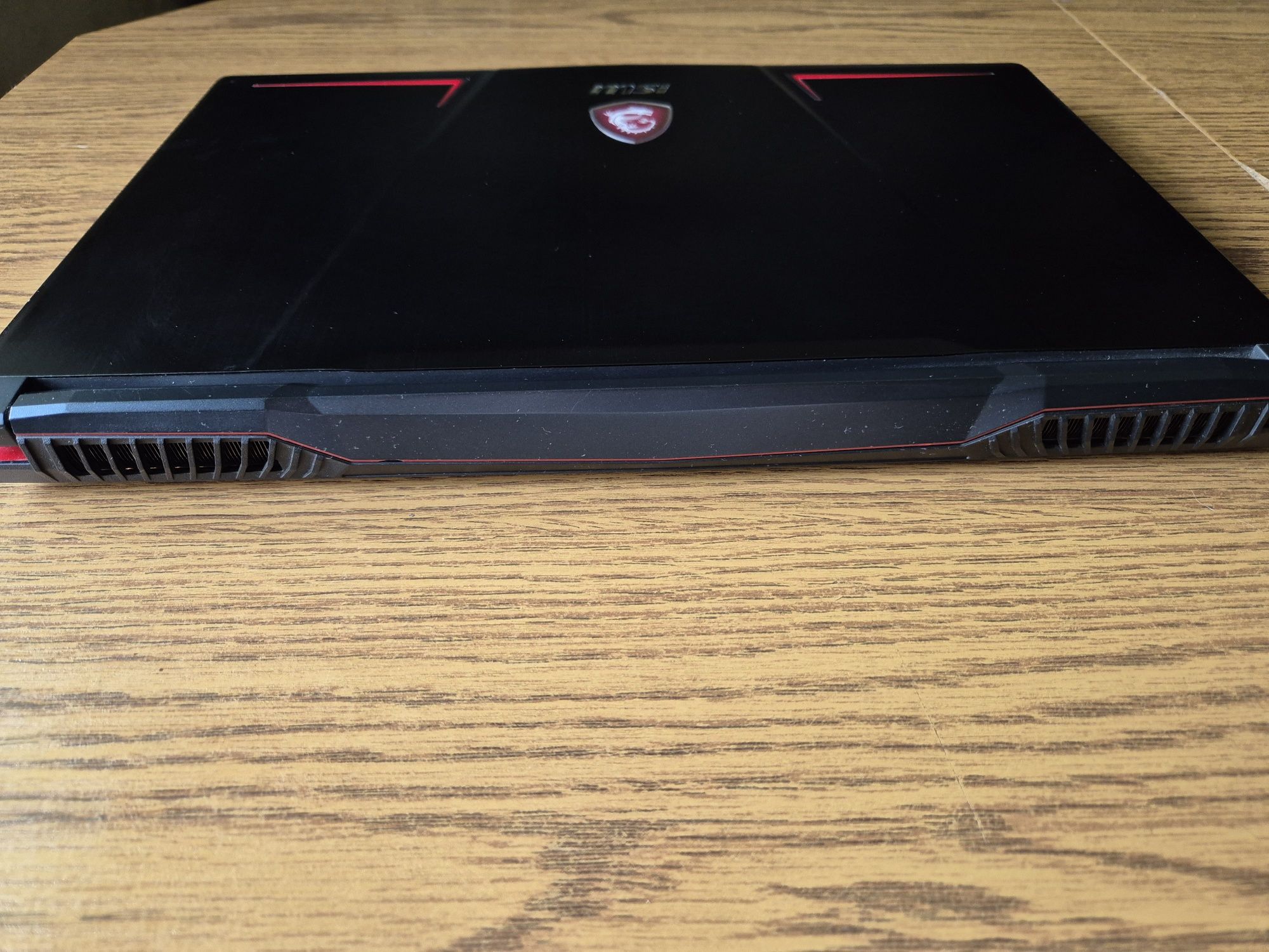 Laptop: MSI GP63 Leopard 8RE