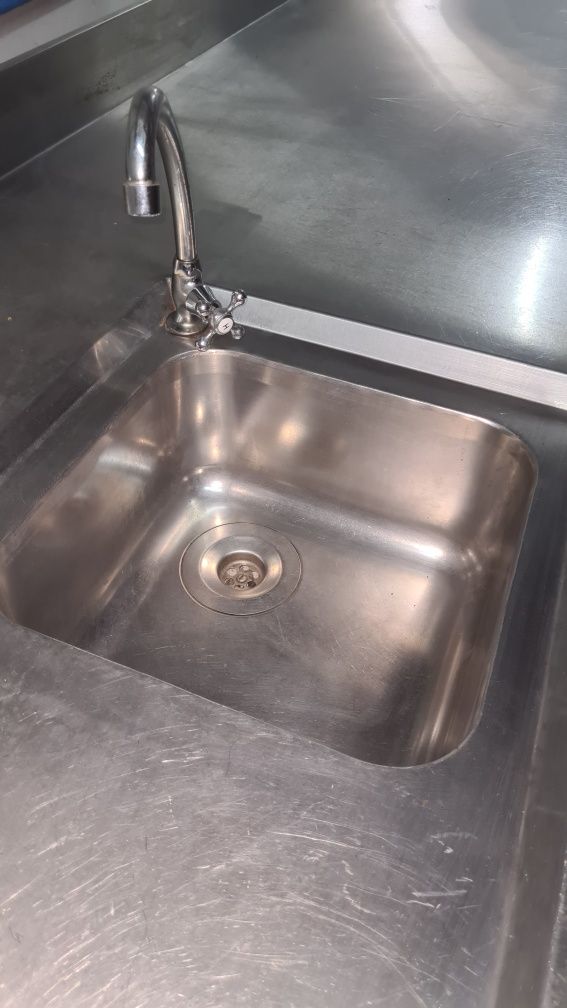 Bancada inox com pia
