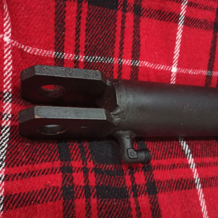 Гідравлічний циліндр2