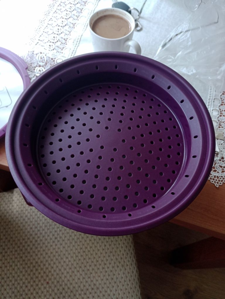 Do gotowania w mikrofali. Tupperware.