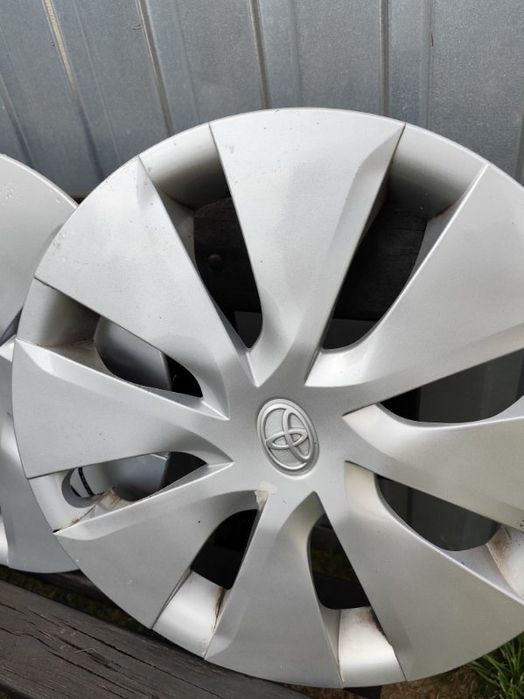 Felgi stalowe oryginalne auris 15" plus kołpaki oyginalne Toyota