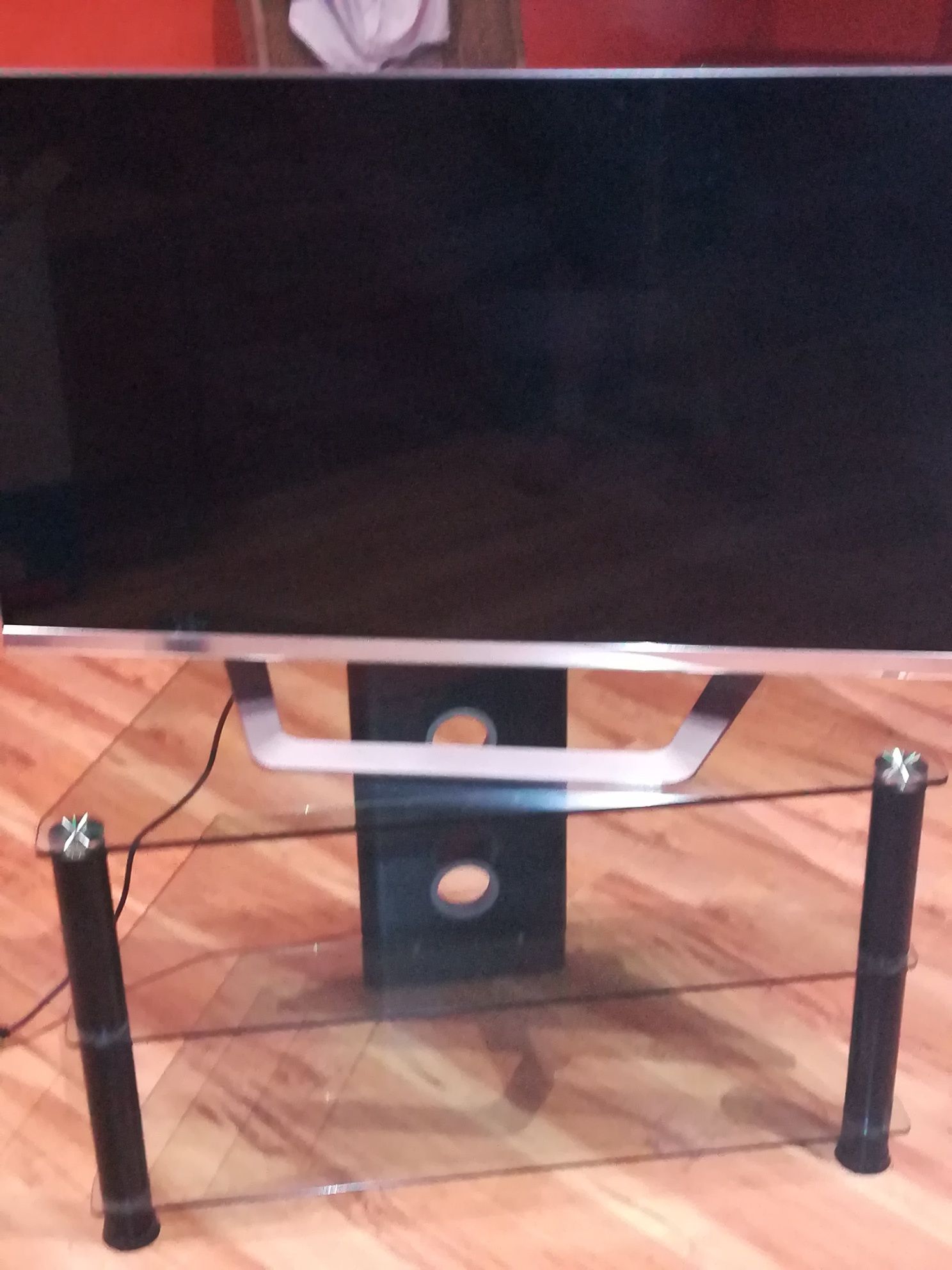 Pułka pod telewizor