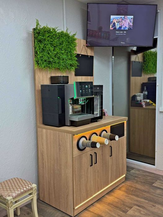 Стеллажи торговые. Кассы. Витрины. Хлебные, кондитерские полки