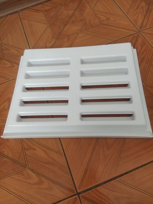 Вентиляційна решітка 34*26 см і Витяжний ковпак, 15*15см