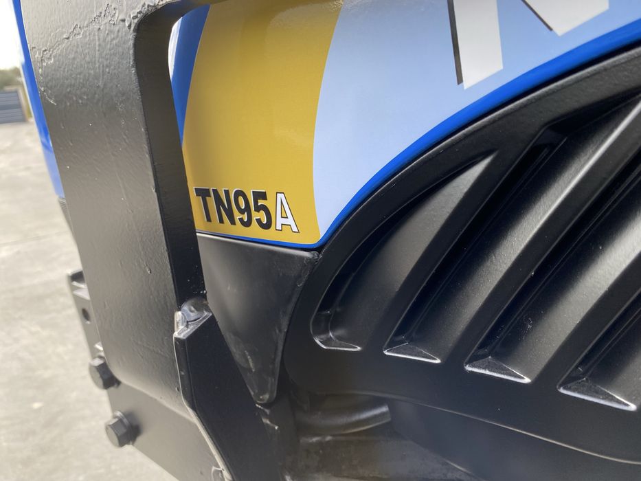New Holland TN95A